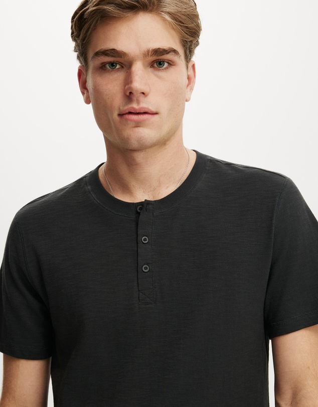 Cotton On - Fitted Henley T-Shirt