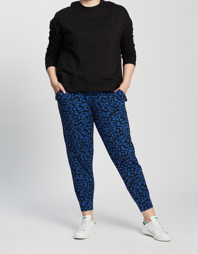Love Your Wardrobe - Lyw & Co Embossed Sweat