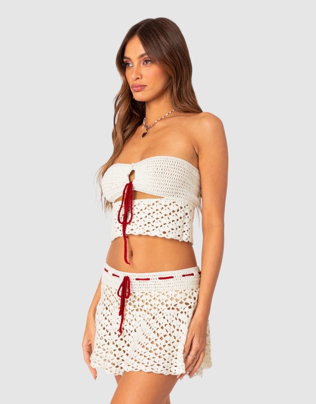 EDIKTED - Jaslene Strapless Crochet Top
