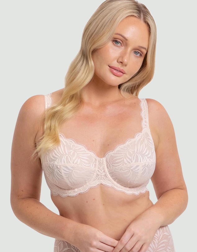 Triumph - Essential Lace Balconette Bra