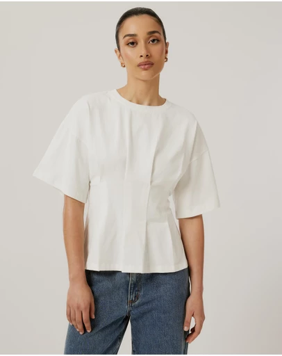 Calli - Tucked T-Shirt