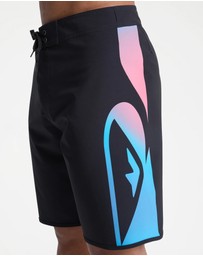 Quiksilver - Mens Surfsilk Holmes 20