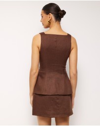 AERE - Straight Neck Vest