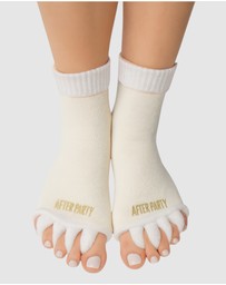 High Heel Jungle - The After Party Foot Relief Socks - Coconut Creme