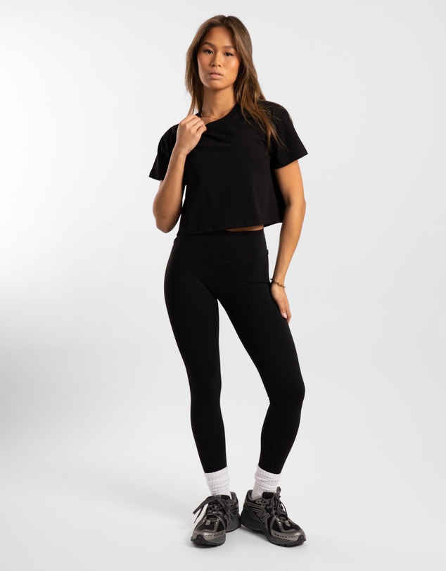 Active Basics - Cropped Tee