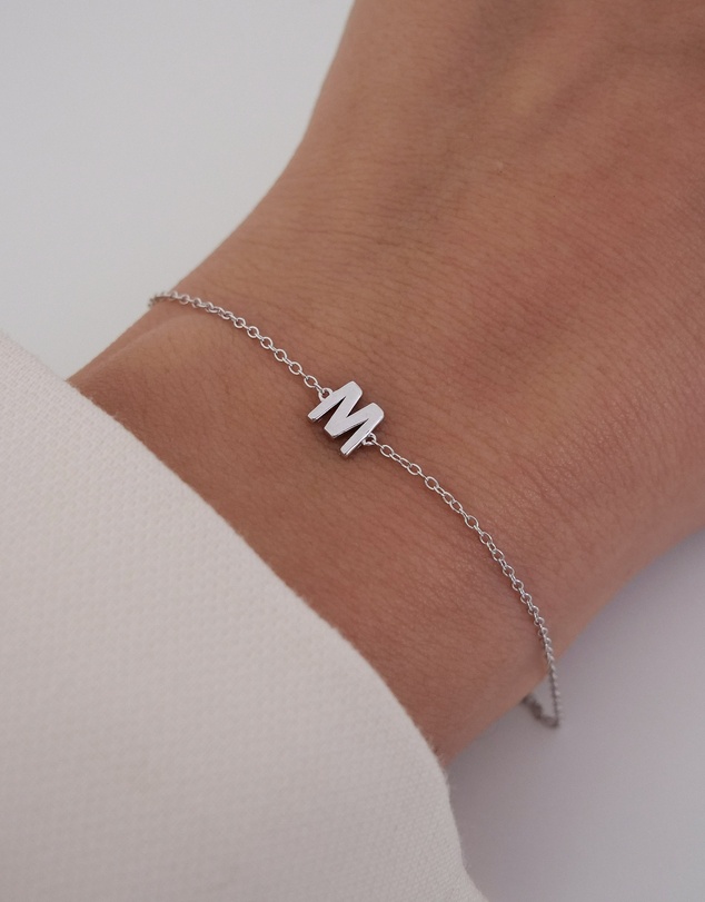 The Silver Collective - Petite A-Z Letter Bracelet Silver - M