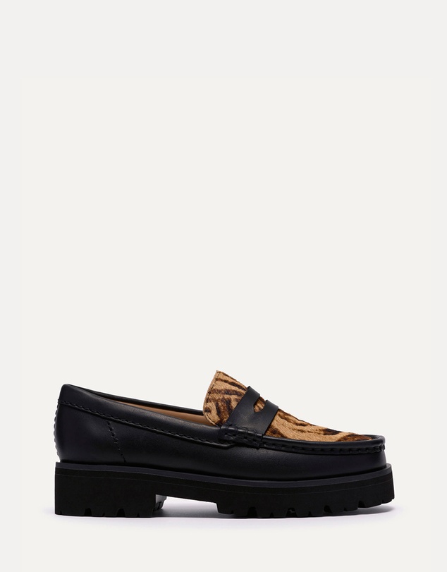 Clarks - Yukoner Penny (W) Black/Animal Print