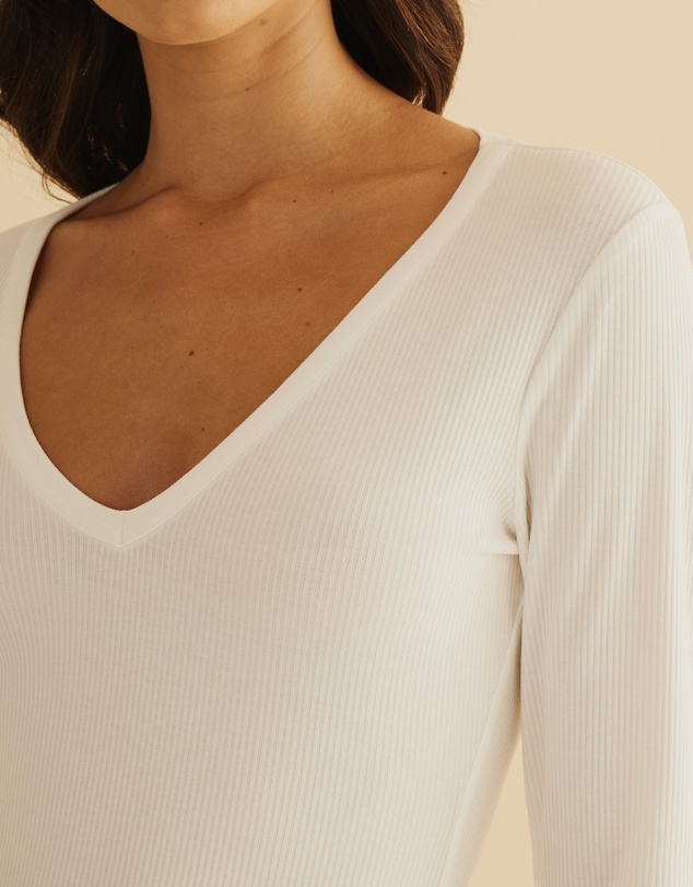 Atmos&Here - Long Sleeve V-Neck Tee