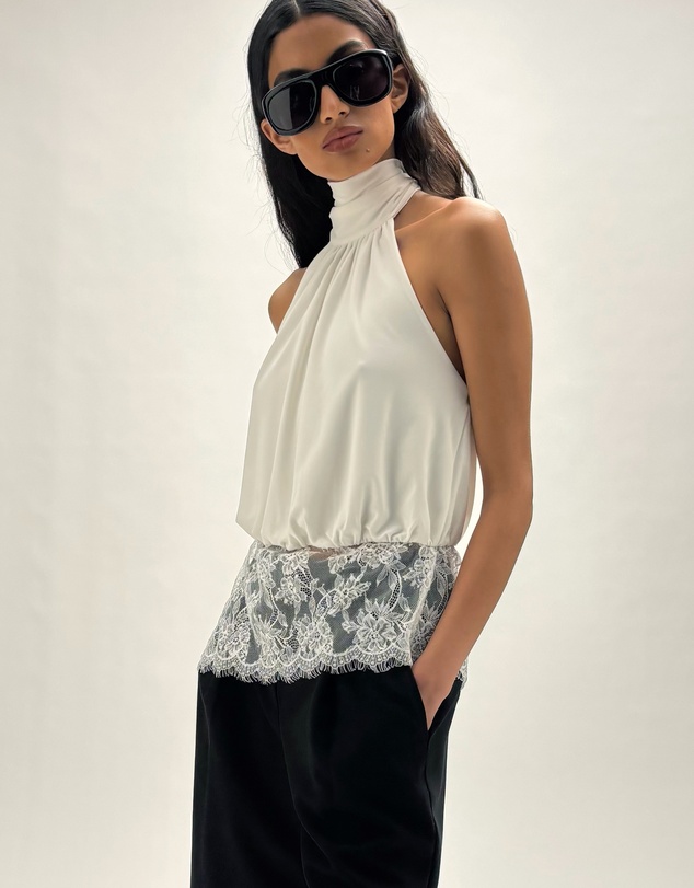 Minima Esenciales - Isaline Lace Hem Halter Top