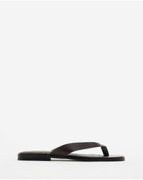 Atmos&Here - Dasha Leather Thong Sandals