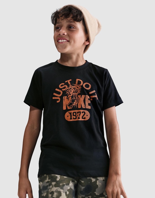 Nike - Just Do It Torch T-Shirt - Kids-Teens