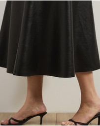 Atmos&Here Curvy - Kori Leather Look Midi Skirt