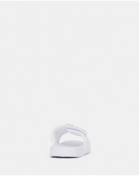Kicks - Kenna Butterfly Slide