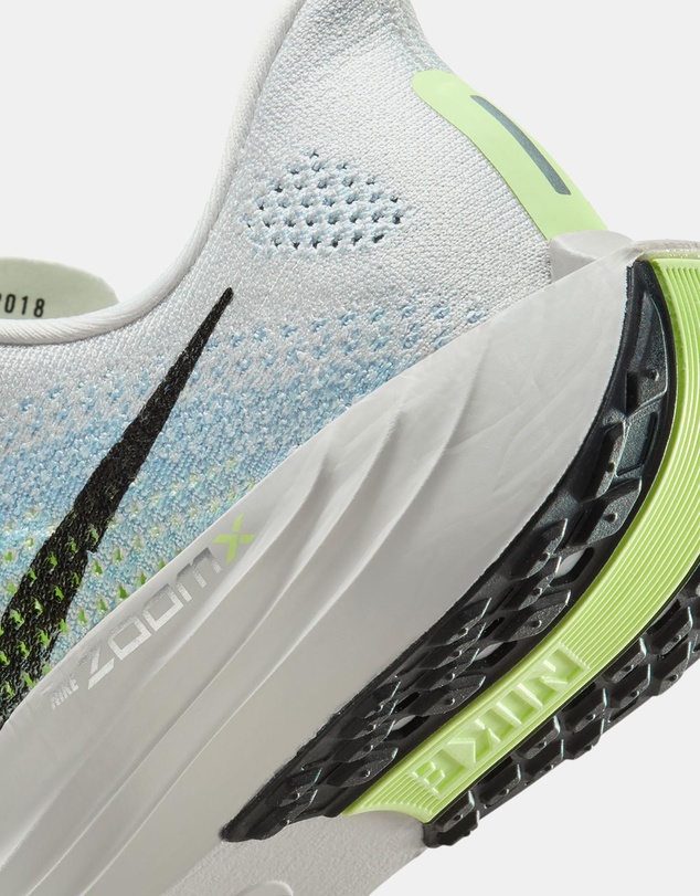 Nike - Pegasus Plus - Women's