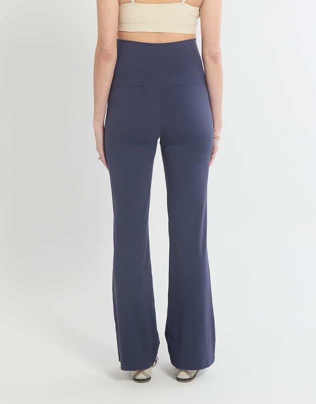 Soon Maternity - Straight Flare Overbelly Leggings