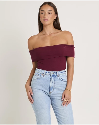 Alice In The Eve - Lia Cold Shoulder Top