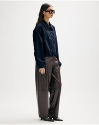 Minima Esenciales - Mara Bubble Hem Denim Bomber Jacket