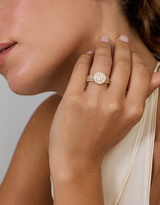Michael Hill - 0.85 Carat TW Round Diamond Cluster Ring in 10kt Yellow Gold