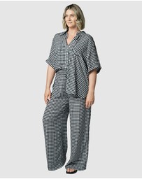 UNE PIECE - Short Sleeve Button-Up Shirt
