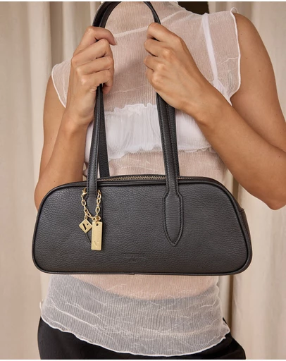 VESTIRSI - Vera Black Baguette Bag