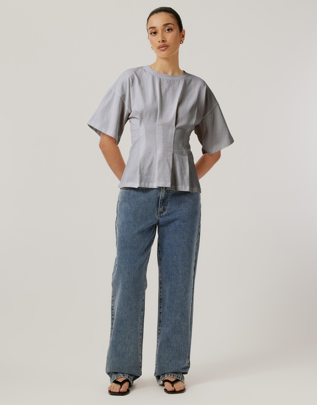 Calli - Tucked T-Shirt