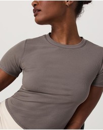 Vuori - Pose Fitted Tee
