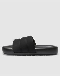 Ravella - Scuba