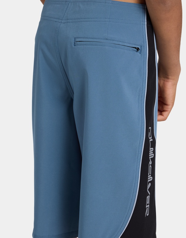 Quiksilver - Boys 8 to 16 Surfsilk Core 19