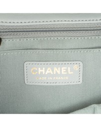 Pre-Loved by Azura Reborn - Pre-Loved chanel Quilted Leather Shoulder Bag with Turn Lock Closure and Adjustable Strap