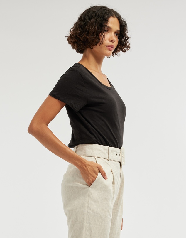 Amelius - Fallon Rounded Hem Tee