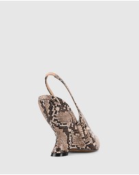 LANA WILKINSON - Monique Wedge Pump