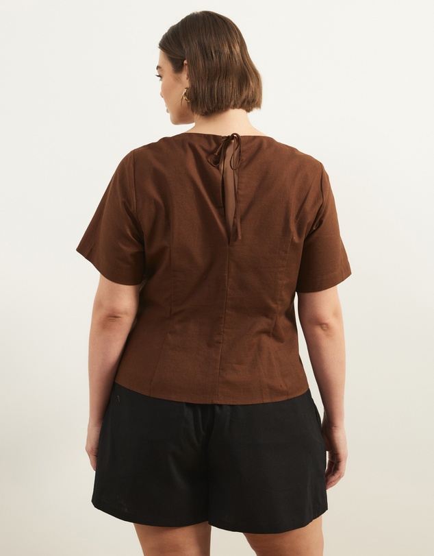 Atmos&Here Curvy - Maya Pin Tuck Linen Blend Top