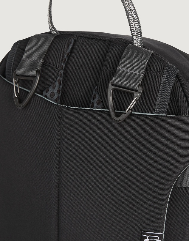 Kathmandu - Gluon Beyond Backpack - 18L
