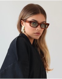 Soda Shades - Rozalia Russia x Soda Shades - Shade 003 Honey Tortoise
