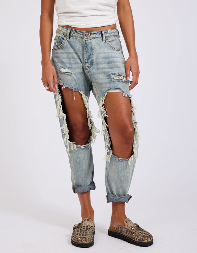 ONE TEASPOON - Montanna Super Trashed Saints Boyfriend Jeans