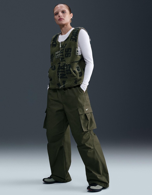 Nike - Sportswear Mid-Rise Oversized Woven Cargo Pants
