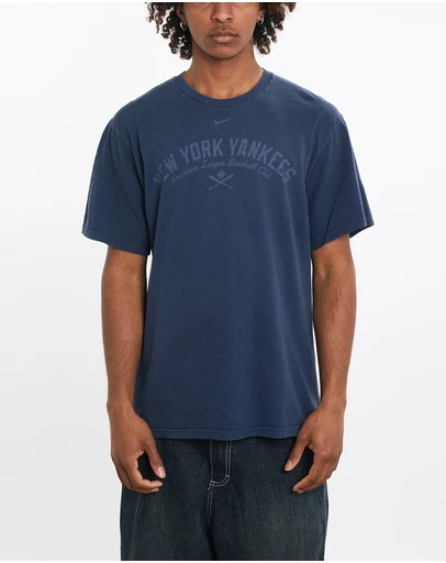 Vintage by The Real Deal - Pre Loved - Vintage Nike MLB New York Yankees Tee