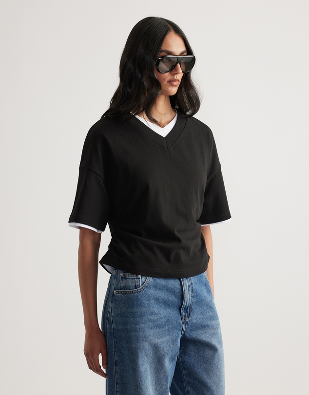 Decjuba - Alicia V Neck Boxy Tee