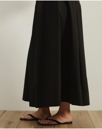 Atmos&Here Curvy - Maren Cotton Pleated Maxi Skirt
