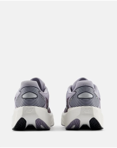 New Balance - FuelCell Rebel v5 (Wide Fit) - Women's