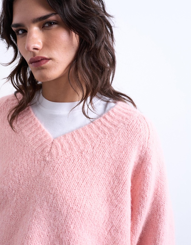 TOPSHOP - Knitted Wool Blend Fluffy V-Neck Jumper