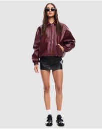 Lioness - Kenny Bomber