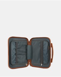 Pierre Cardin - Pierre Cardin Hard Shell Beauty Case