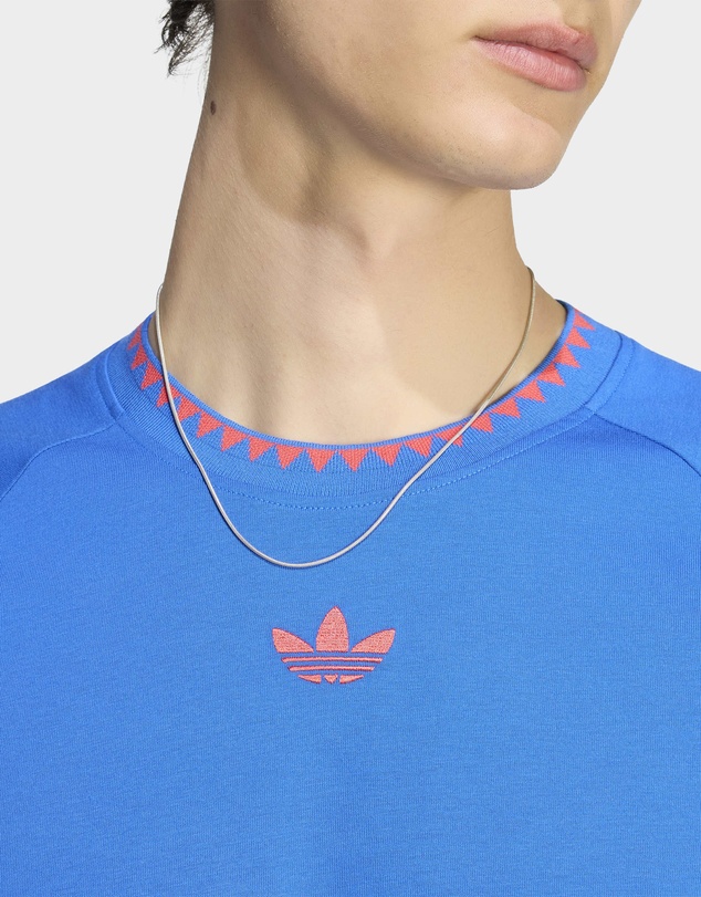 adidas Originals - CHEST STRIPES ENGINEERED COLLAR TEE Mens