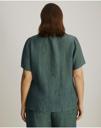 Atmos&Here Curvy - Calista Plisse Shirt