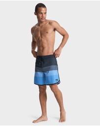 Quiksilver - Mens Surfsilk Scallop 18