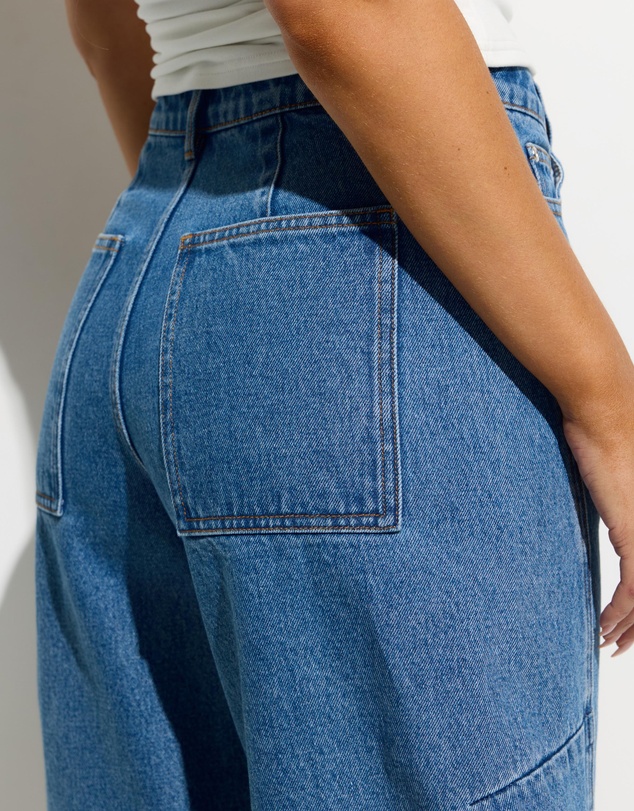 Dazie - Austin Mid Rise Barrel Jorts
