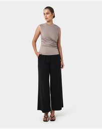 Forcast - Lulu Ruched Top