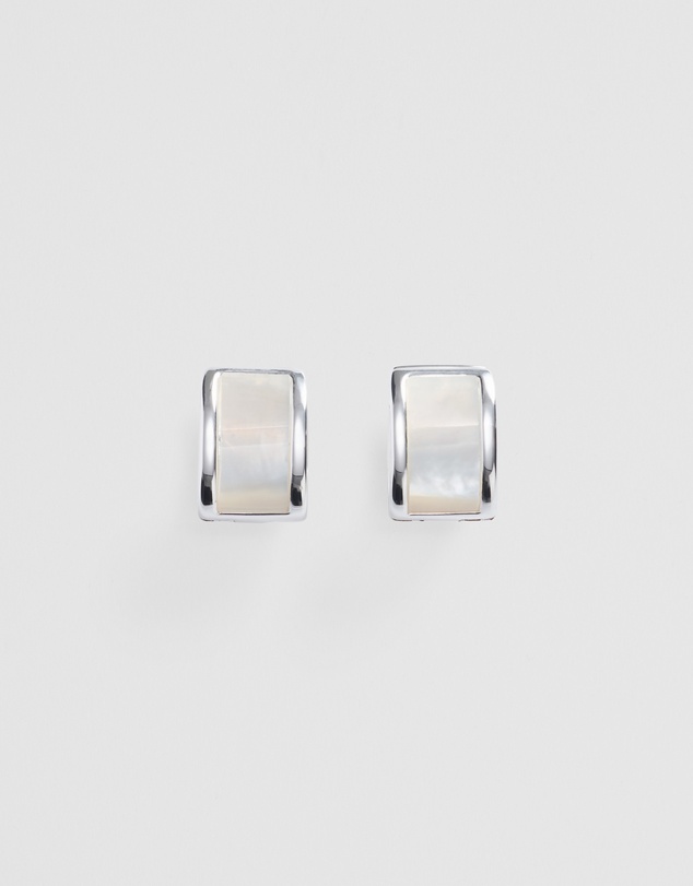 Country Road - Ivy Huggie Earring
