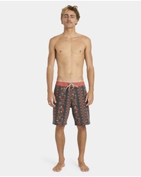 Billabong - Mens Sundays Lo Tide 18.5